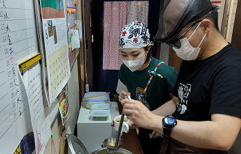 カフェ作業風景